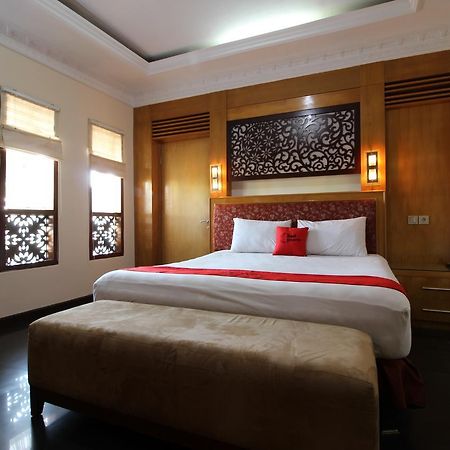 Reddoorz Plus Near Tugu Jogja 2 Yogyakarta Exterior foto