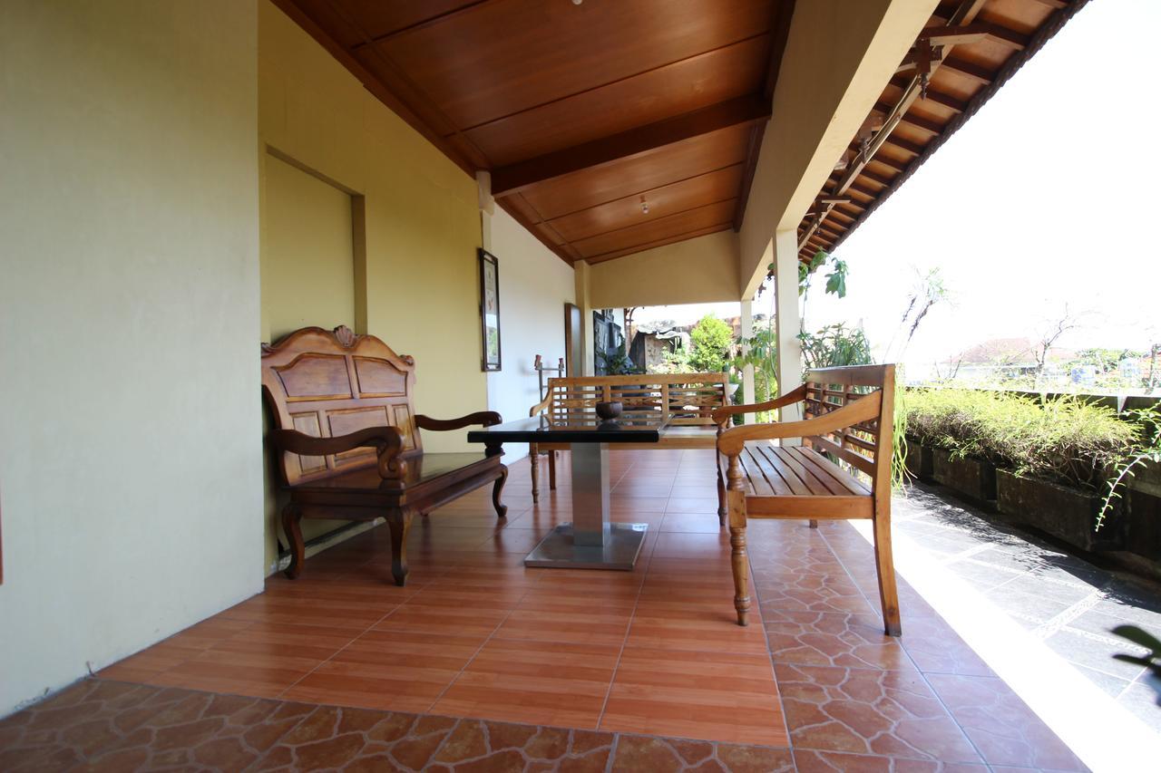 Reddoorz Plus Near Tugu Jogja 2 Yogyakarta Exterior foto