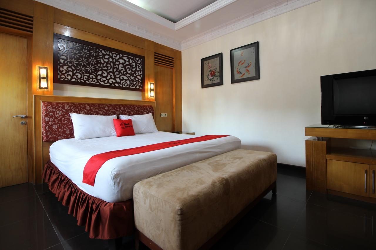Reddoorz Plus Near Tugu Jogja 2 Yogyakarta Exterior foto