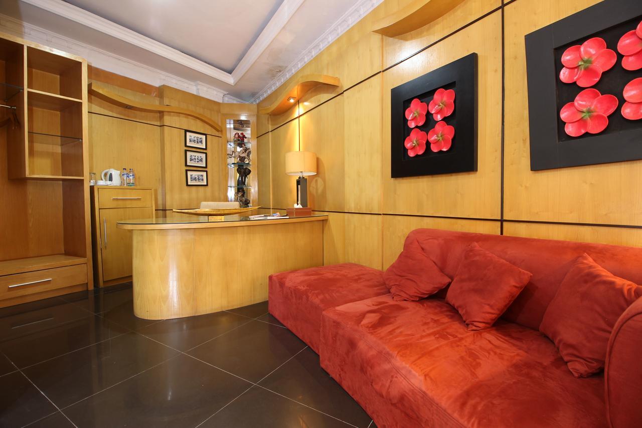 Reddoorz Plus Near Tugu Jogja 2 Yogyakarta Exterior foto