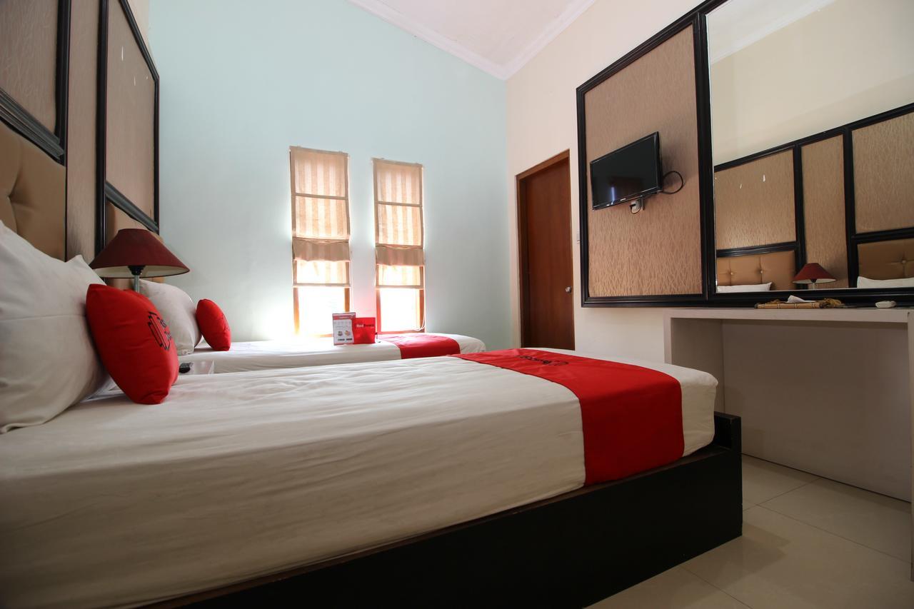 Reddoorz Plus Near Tugu Jogja 2 Yogyakarta Exterior foto