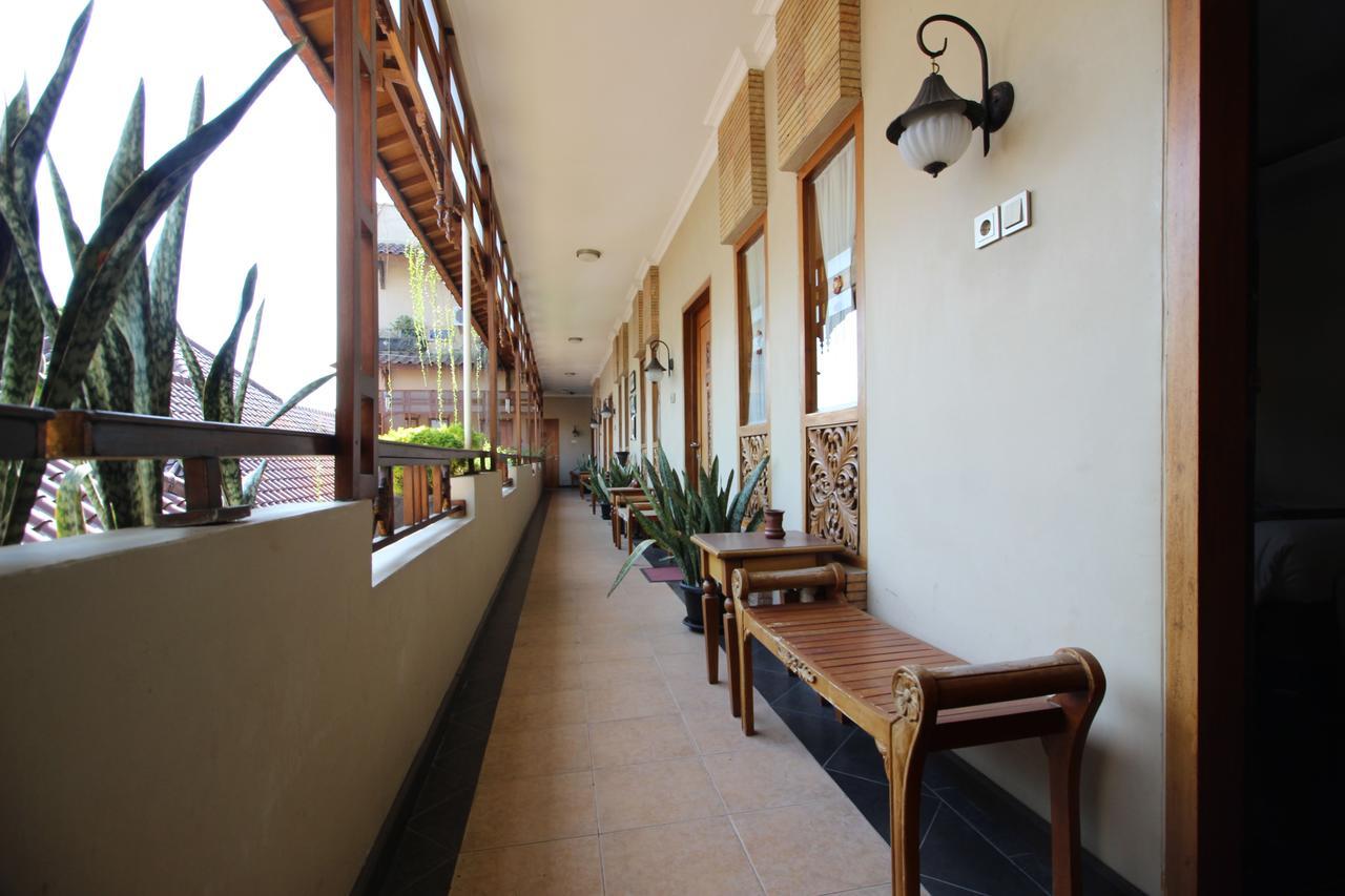 Reddoorz Plus Near Tugu Jogja 2 Yogyakarta Exterior foto