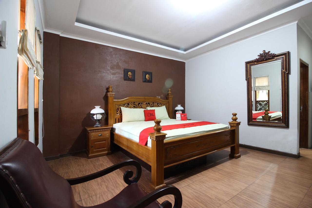Reddoorz Plus Near Tugu Jogja 2 Yogyakarta Exterior foto